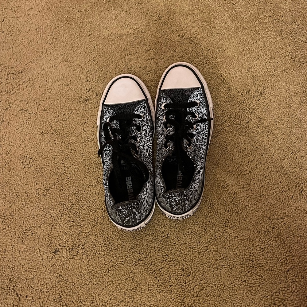 Size 6 Black and White Shiny Converse